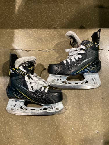 Used Junior CCM Tacks 4092 Hockey Skates Regular Width Size 2.5