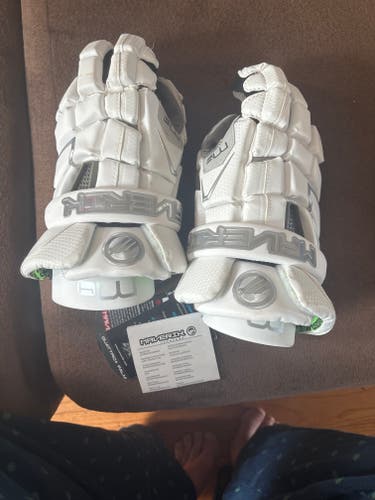 New Maverik M4 Lacrosse Gloves Large