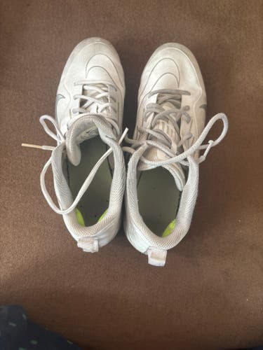 White Used Size 11 (Women's 12) Adult Men's Nike Mid Top Metal