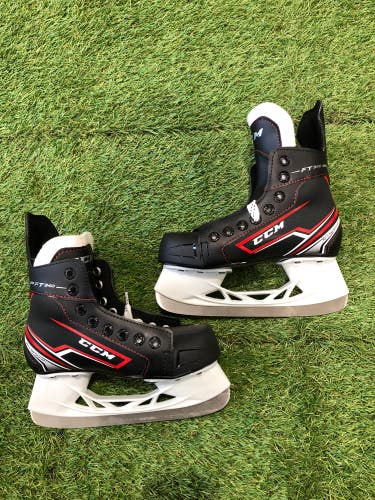 New CCM JetSpeed FT340 Hockey Skates Regular Width Size 1.0 - Junior