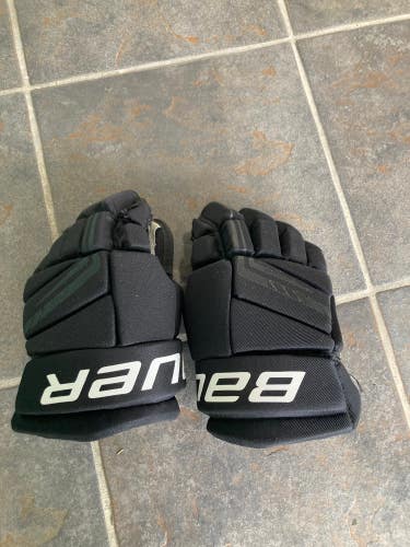Black Used Junior Bauer Vapor Volt Gloves 11"