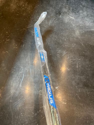 New Senior Bauer Right Handed P28 Nexus Pro Hockey Stick