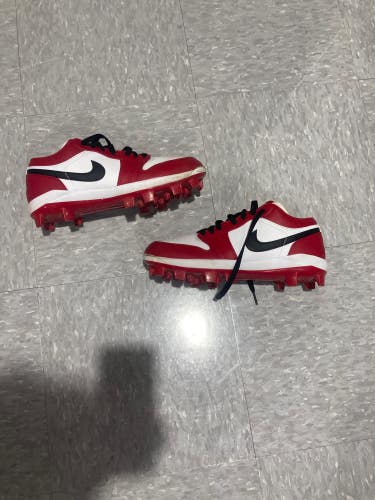 Used Size 9.5 Men's Nike Air Jordan 1 Retro Low Cleats With Box