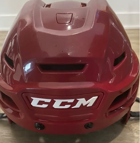 Like New Medium CCM  Tacks 710 Helmet