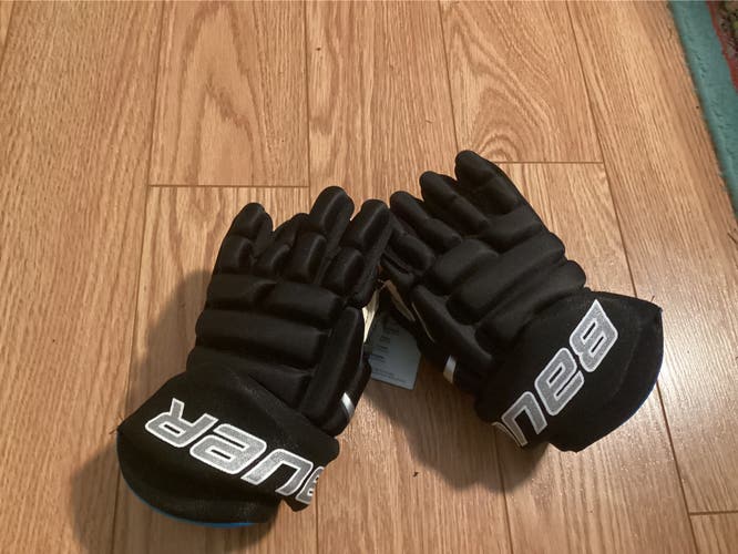 New  Bauer 9"  Prodigy Gloves