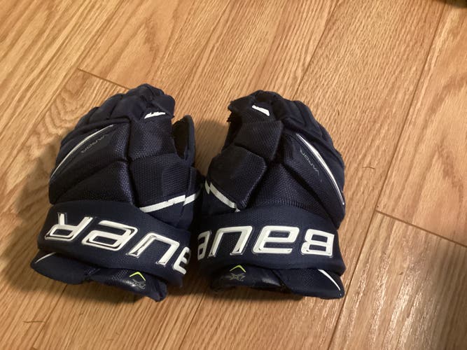 Used  Bauer 10"  Vapor 2X Pro Gloves