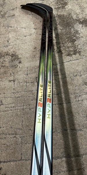 New Senior Bauer Right Handed P28 Vapor Hyperlite 2 Hockey Stick
