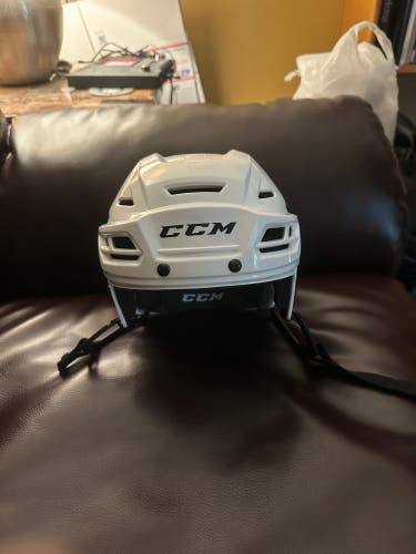 Medium CCM Tacks 310 Helmet