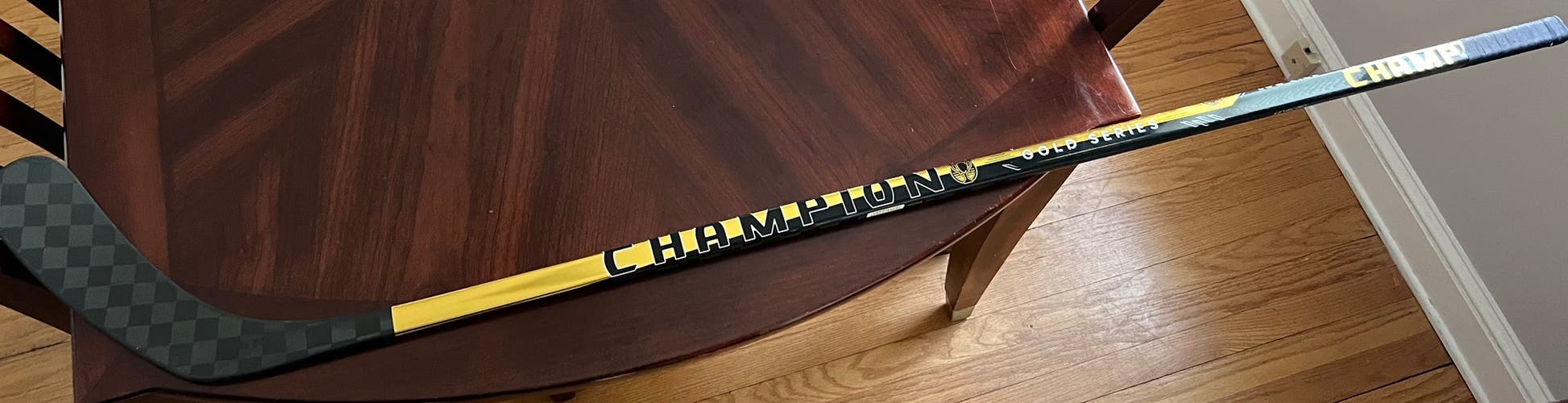 Champion Gold Series Right Senior Hockey Stick 75 Flex
