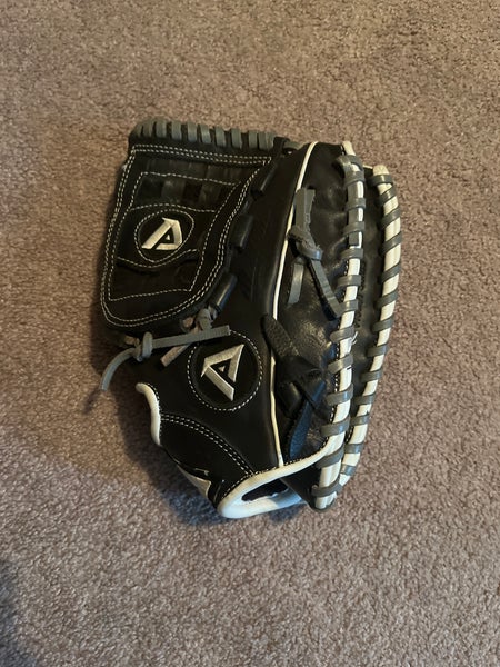 New 2018 Right Hand Throw 11.25" Baseball Glove
