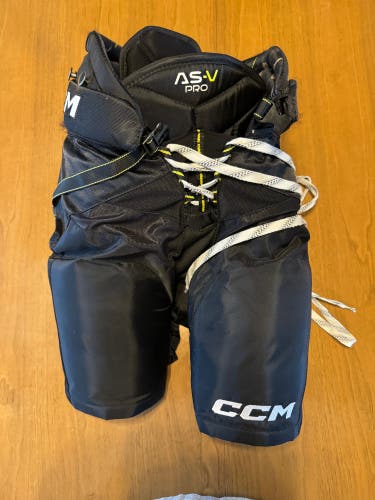 Used Junior CCM  Tacks AS-V Pro Hockey Pants