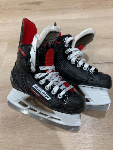 Used Junior Bauer NSX Hockey Skates Size 3.5