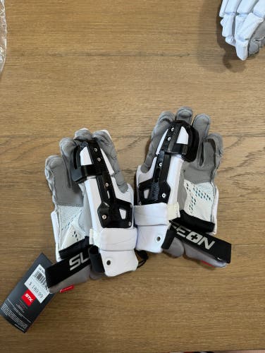 STX RZR2 Goalie gloves medium