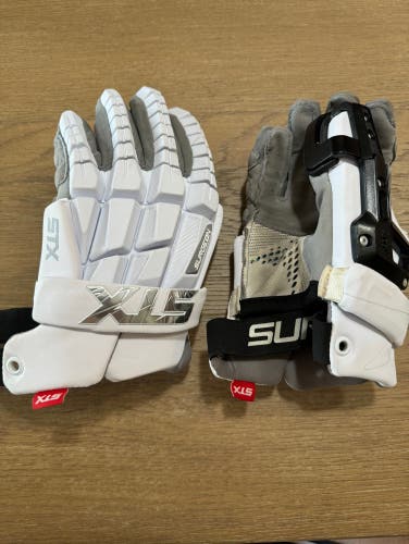 STX RZR2 Golaie Gloves-medium/used
