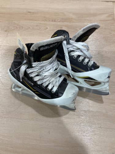 Used Junior Bauer Supreme One.9 Hockey Goalie Skates Regular Width Size 2.5