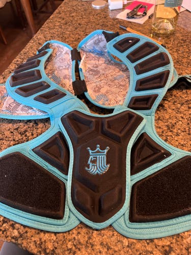Used Youth StringKing Shoulder Pads