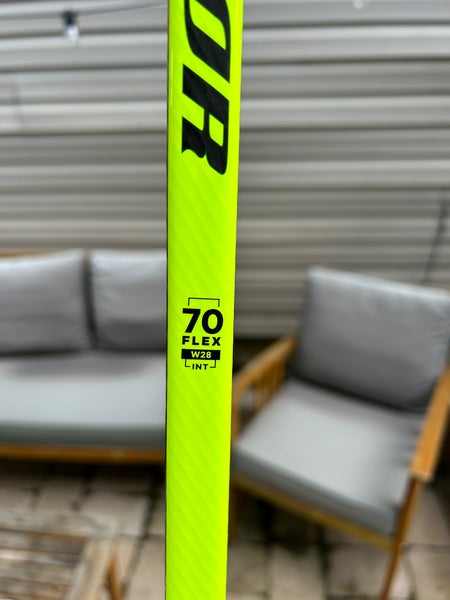 New Intermediate Warrior Right Handed P28 Alpha LX2 PRO Hockey Stick