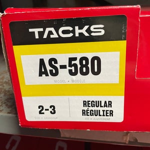 New Junior CCM Regular Width Size 2-3 AS-580 Hockey Skates