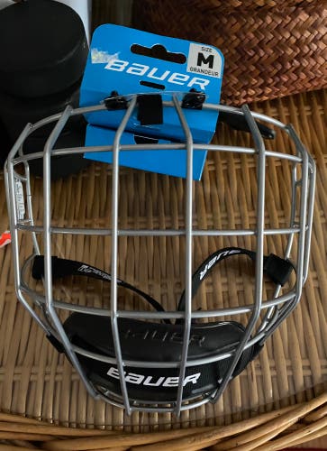 Brand New Bauer Full Cage Profile II Facemask Medium