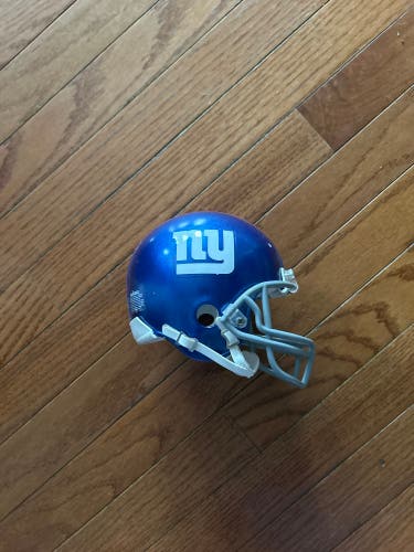 New York Giants mini helmet