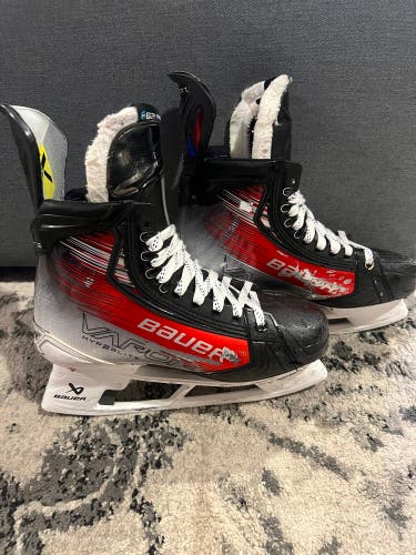 Custom Vapor Hyperlite Hockey Skates