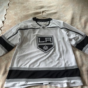 Brand New White LA Kings Size 60 Adidas Jersey