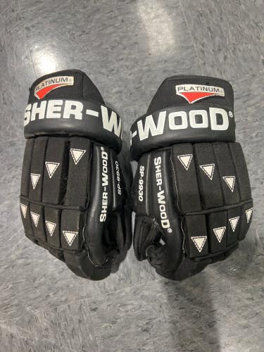 Used Senior Sher-Wood SP 9930 Gloves 14.5”