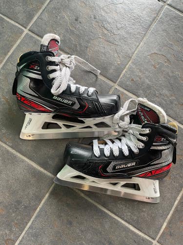 Used Intermediate Bauer Vapor X2.9 Hockey Goalie Skates Regular Width Size 5.5