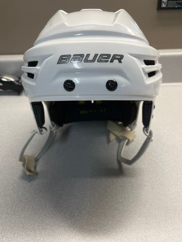Bauer Re-Akt hockey helmet