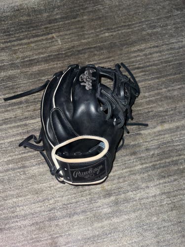 Used  Infield 11.75" Heart of the Hide Baseball Glove