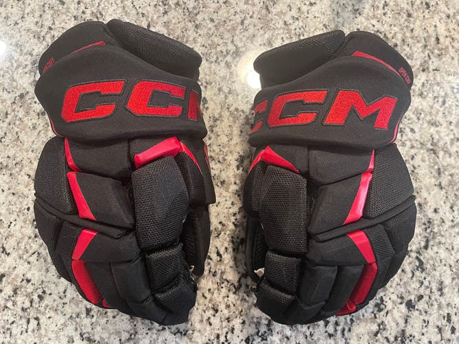Used 14" CCM Jetspeed FT6 Gloves