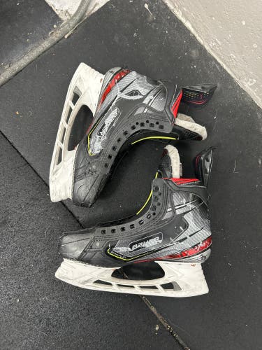 Used Intermediate Bauer  Size 5.5 Vapor 2X Pro Hockey Skates