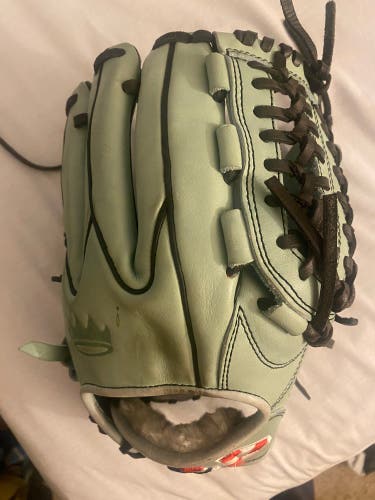 Used 2022 Pitcher's 12" Signature Series Baseball Glove