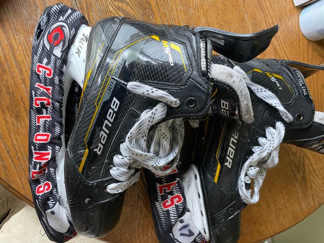 Used Senior Bauer Supreme M5 Pro Hockey Skates 9.5