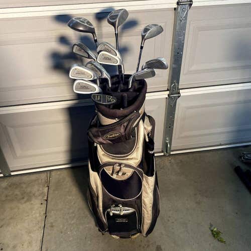 Mens Right Handed Dunlop Golf Club Complete Set With Bag
