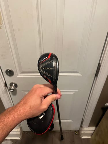 Used Men's TaylorMade Stealth Right Handed Hybrid Stiff Flex 3H