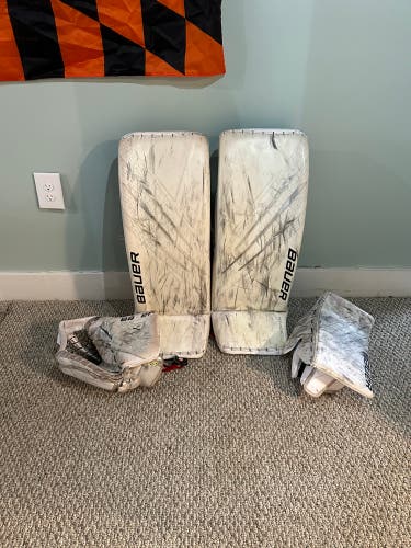 Bauer Hyperlite Pads size Small