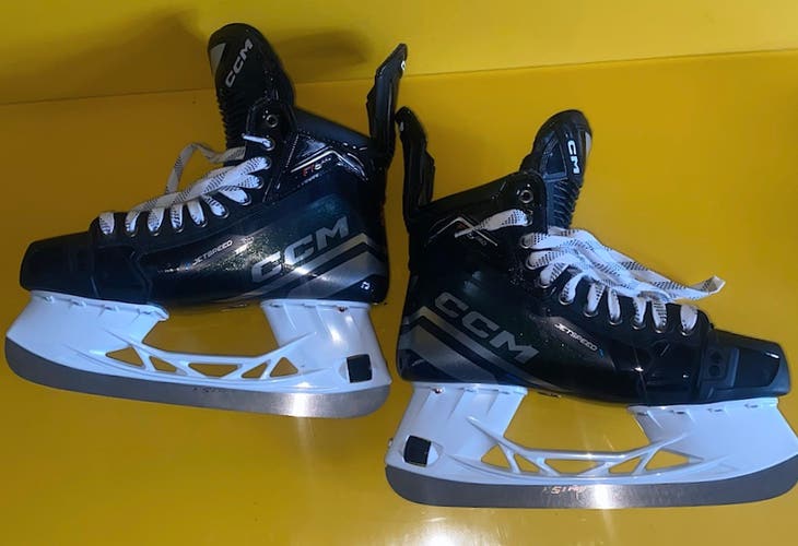 New Senior CCM Pro Stock 9 JetSpeed FT6 Pro Hockey Skates
