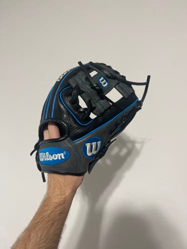 Wilson a1000 11.25 baseball glove
