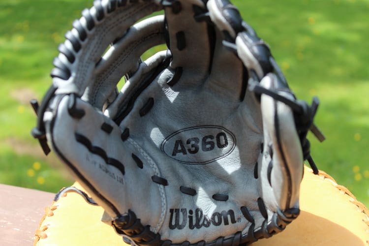 Used Wilson Right Hand Throw A360 Baseball Glove 11.5"