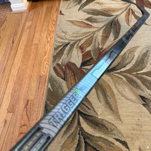 New Senior CCM Right Handed P92 75 Flex Pro Stock RibCor Reckoner Hockey Stick