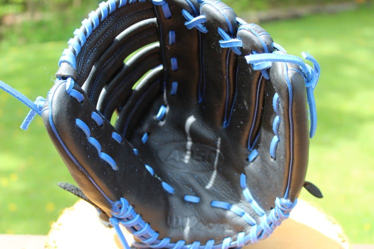 Used Wilson Right Hand Throw A950 Softball Glove 12.5"