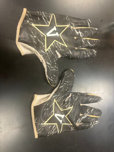 Vanderbilt football gloves