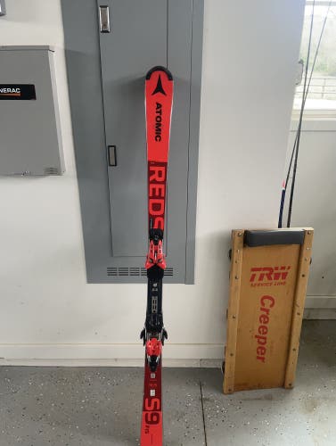 Used Men's 165 cm With Bindings Max Din 18 Redster FIS SL Skis