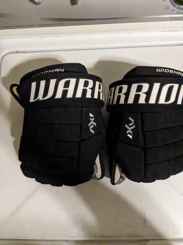 Warrior Dynasty AX1 Gloves 14" Pro Stock