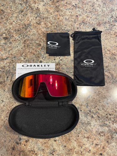 New One Size Fits All Oakley Sutro Sunglasses Black Red