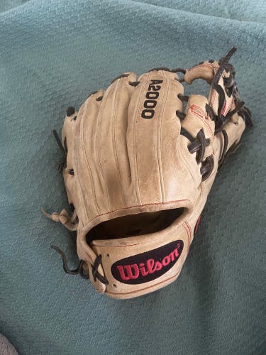 Right Hand Throw Wilson A2000 Baseball Glove 11.5"