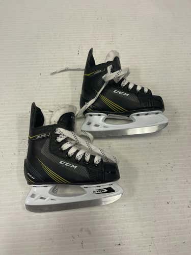 Used Ccm 1052 Youth 10.0 Ice Hockey Skates
