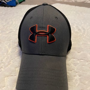 Gray Used One Size Fits All Under Armour Golf Hat