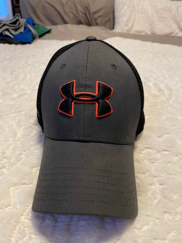 Gray Used One Size Fits All Under Armour Golf Hat